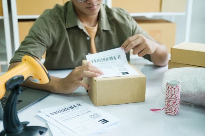 UPS vs USPS